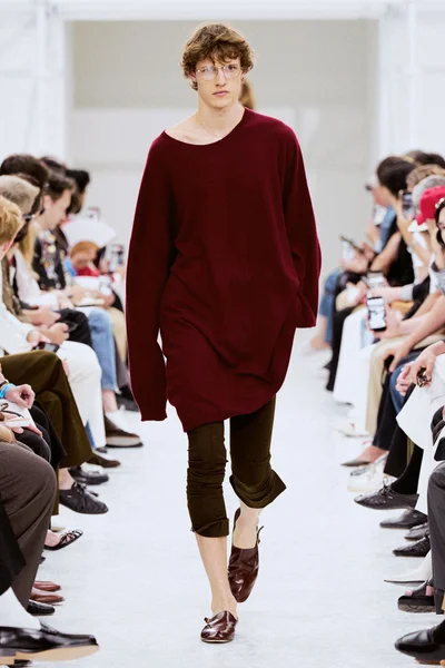 Look 32